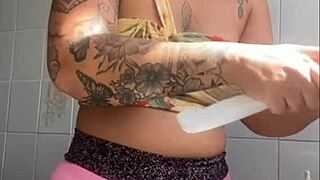 Showing Swollen Pussy On Live Stream?