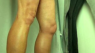 jerking off in a fitting room, wanna see?