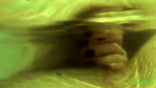 Happy and Hans have sex in bathtub underwater