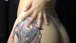 Modelo Colombiana Masturbándose Frente A Las Cámaras