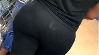 Hey, check out this big ass voyeur moment