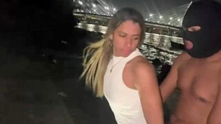 minha esposa dando pra outro na praia