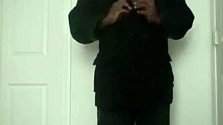 Detailed Guide to Stretching Arms During Exercise Routine Demonstration