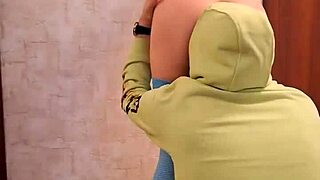 Athletic brunette fucks on roller skates 😍