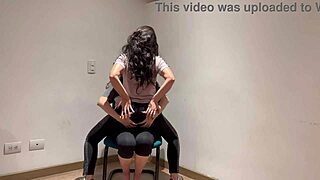 universitarias haciendo tarea terminan gimiendo con lamidas y tijeras en el dormitorio