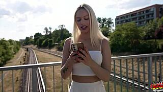 德国侦察员，你认为薇薇安·洛拉能在试镜中处理第一次肛交吗？