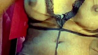 ofereço meu cuzinho para fazer meu primeiro anal tenho 18 anos rosa vermelha