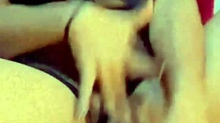 ofereço meu cuzinho para fazer meu primeiro anal tenho 18 anos rosa vermelha