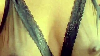 ofereço meu cuzinho para fazer meu primeiro anal tenho 18 anos rosa vermelha