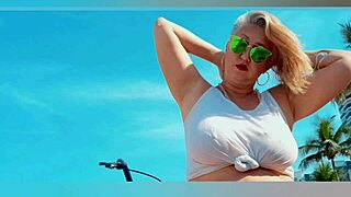 Blonde Milf's Big Pussy Lips