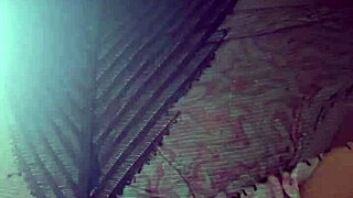 i love elza kom's nylon tights fetish in the bedroom