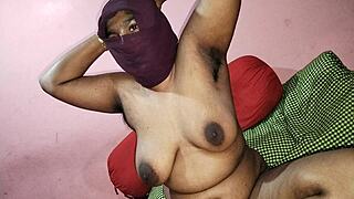 邀害羞继妹泡澡猛操