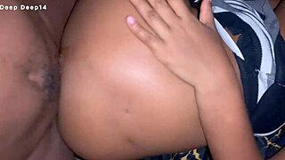 Mature woman gets fucked deep in dorm pussy close-up 😘