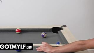 Stepmom and stepson share huge orgasm 😍