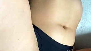 joven 18 anitos se folla y monta al mejor amigo de su novio porque tiene auto que rico grita de placer