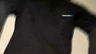 joven 18 anitos se folla y monta al mejor amigo de su novio porque tiene auto que rico grita de placer