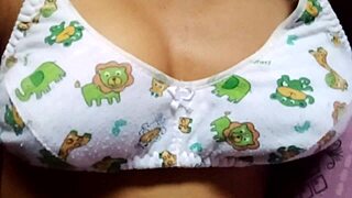 Desi Girl's Super Amazing Natural Boobs!