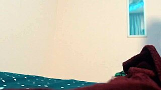 young girl couldn't resist princess reh's big pussy