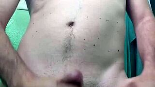 gozando de novo, brazilian cumshot in intense scene.