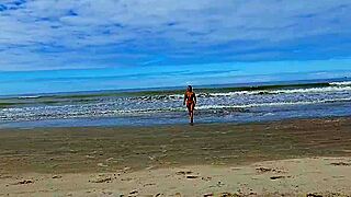 Hey, watch me masturbate outdoors with my big ass on display!