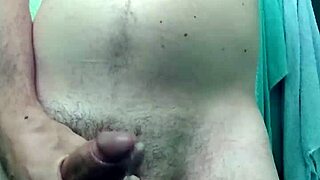 gozando de novo, brazilian cumshot in intense scene.