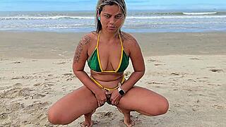 Hey, watch me masturbate outdoors with my big ass on display!