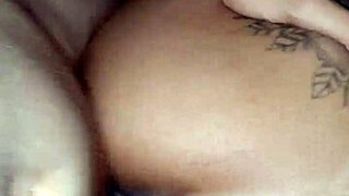 i fuck the hot one n cum in her ass