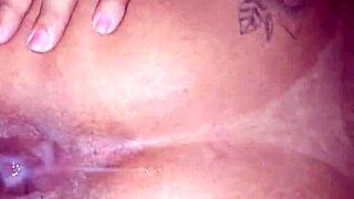 i fuck the hot one n cum in her ass