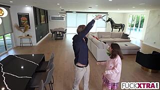 甜美18+回校挨操？