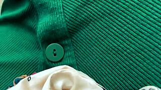 beautiful woman masturbating on webcam at the dentist