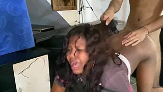 tengo sexo con mi madrastra en su habitación? cuando mi padre sale a trabajar