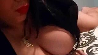 i'm with this sexy tetona milf, she's so hot, i can't believe it, lesbian fun