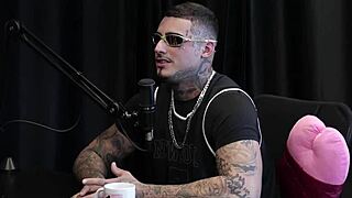 Two Morenas Strip Him