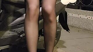 Shemale Ting Xuan Office Lady Plays With Love Egg Outdoors