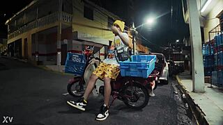 Mature Woman Fucks Little Dick Hardcore Squirting