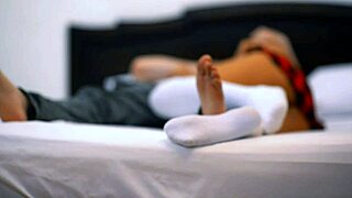 La Profesora Se Folla Al Estudiante En Su Oficina Después De Clases Mientras Sus Padres No Están En Casa