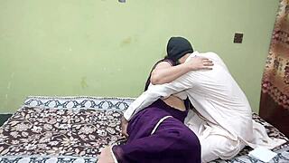 Hot Pakistani bhabhi fucked in dorm!