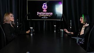 Decidiu investir em conteúdo pornô, foi chamada na direção da escola por vídeo vazado, perdeu a virgindade na cama da mãe, says Carol Rhcp in sheer red lingerie.