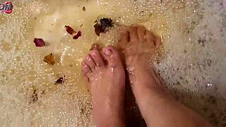 I just got home and decided to wash my feet with rose petals and herbs