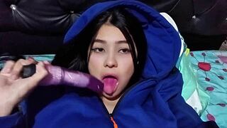 Niñera with huge tits craves his cock as soon as he arrives home in real homemade scene