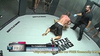 俩骚男争操Amy Brookes屁眼口爆深喉硬核群P射精