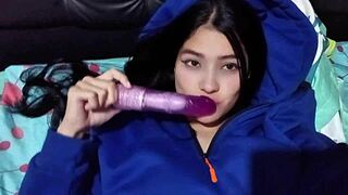 Niñera with huge tits craves his cock as soon as he arrives home in real homemade scene