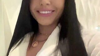 Delivery Guy Fucks Curvy Brunette Babe Alone At Home