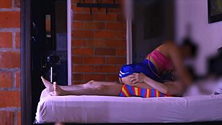 Infiel y Estudiante Comparten Secretos en Fiesta con Creampie Duro!