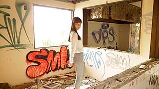 岡田紗佳 Wears Silk Bikini In Japanese Scene!