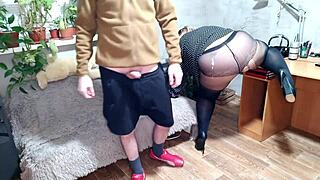 为什么不撸射满岳母大屁股