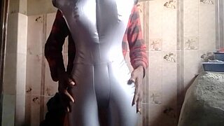 Hey, wanna see my big tits mannequin get creampied?