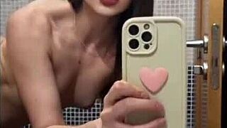 被饥渴18+小婊子狗爬式硬核狠操