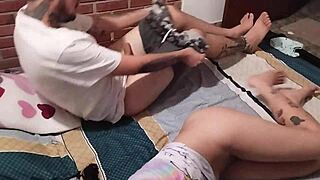 Hijastro me sedujo y terminamos follando con creampie en mi coño latino