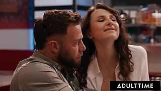 College girl Liz Jordan savored risky public deepthroat action outdoors